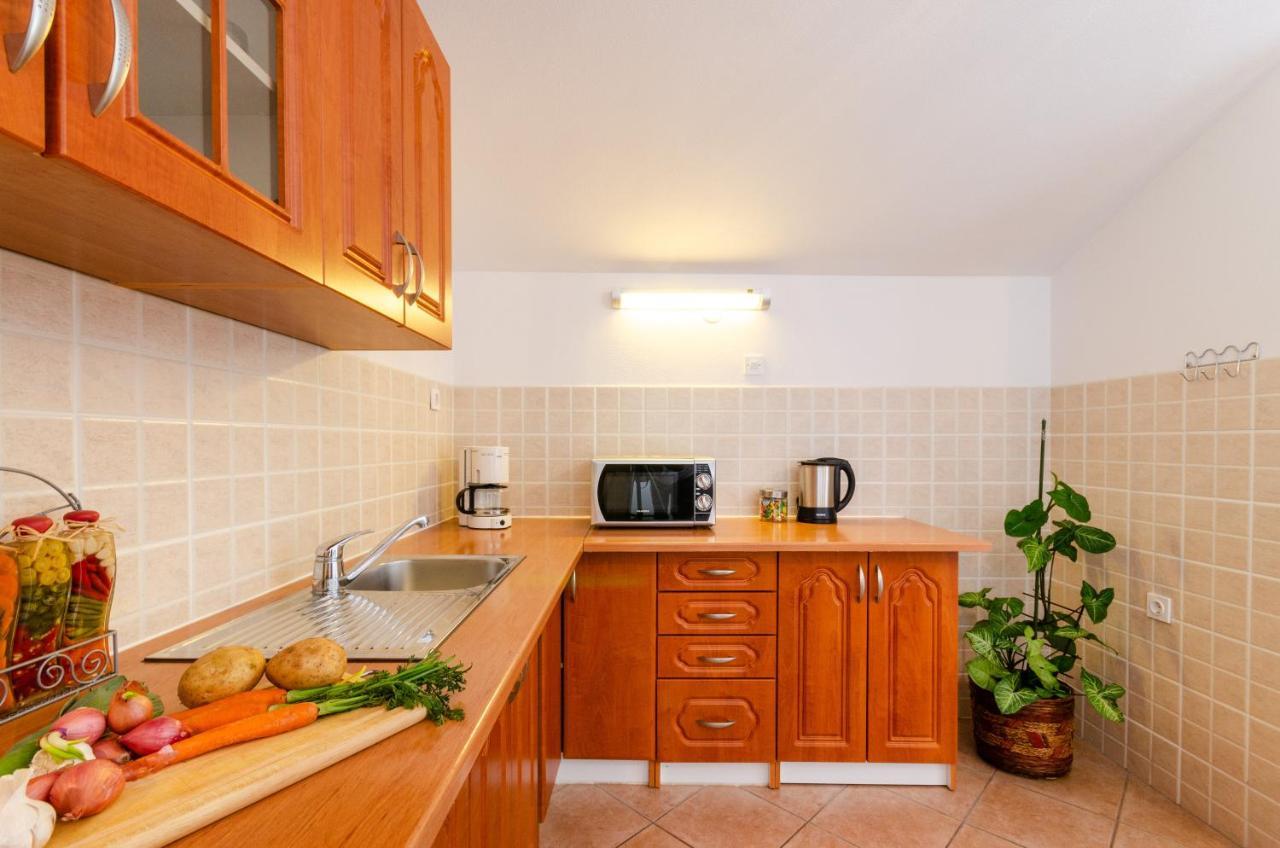 Apartmani Suncica Selce Ngoại thất bức ảnh